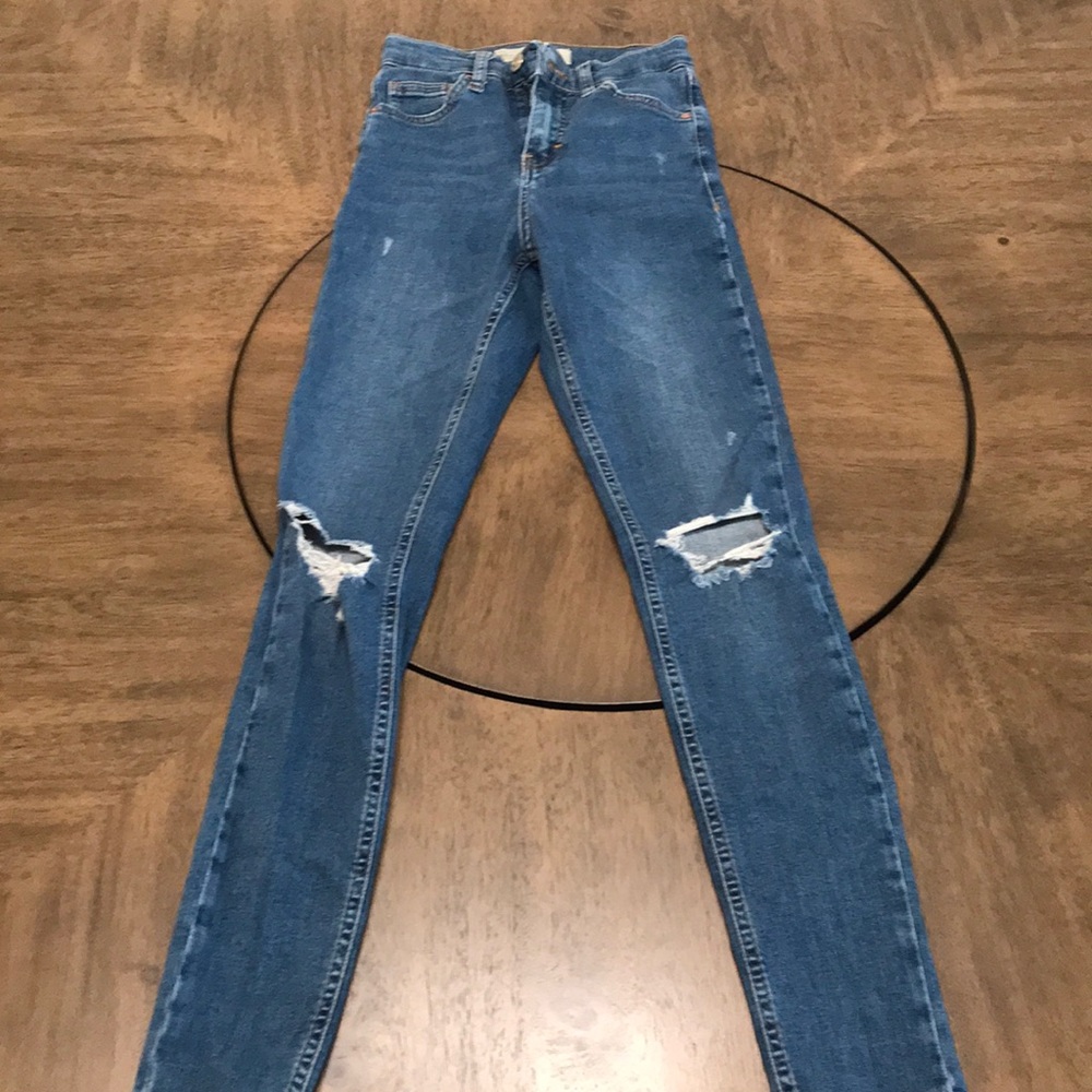Topshop ripped Jamie jeans. Size 25